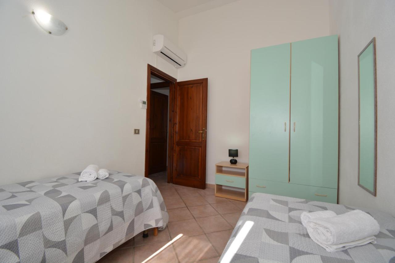 Appartamenti Corallo San Teodoro  Buitenkant foto